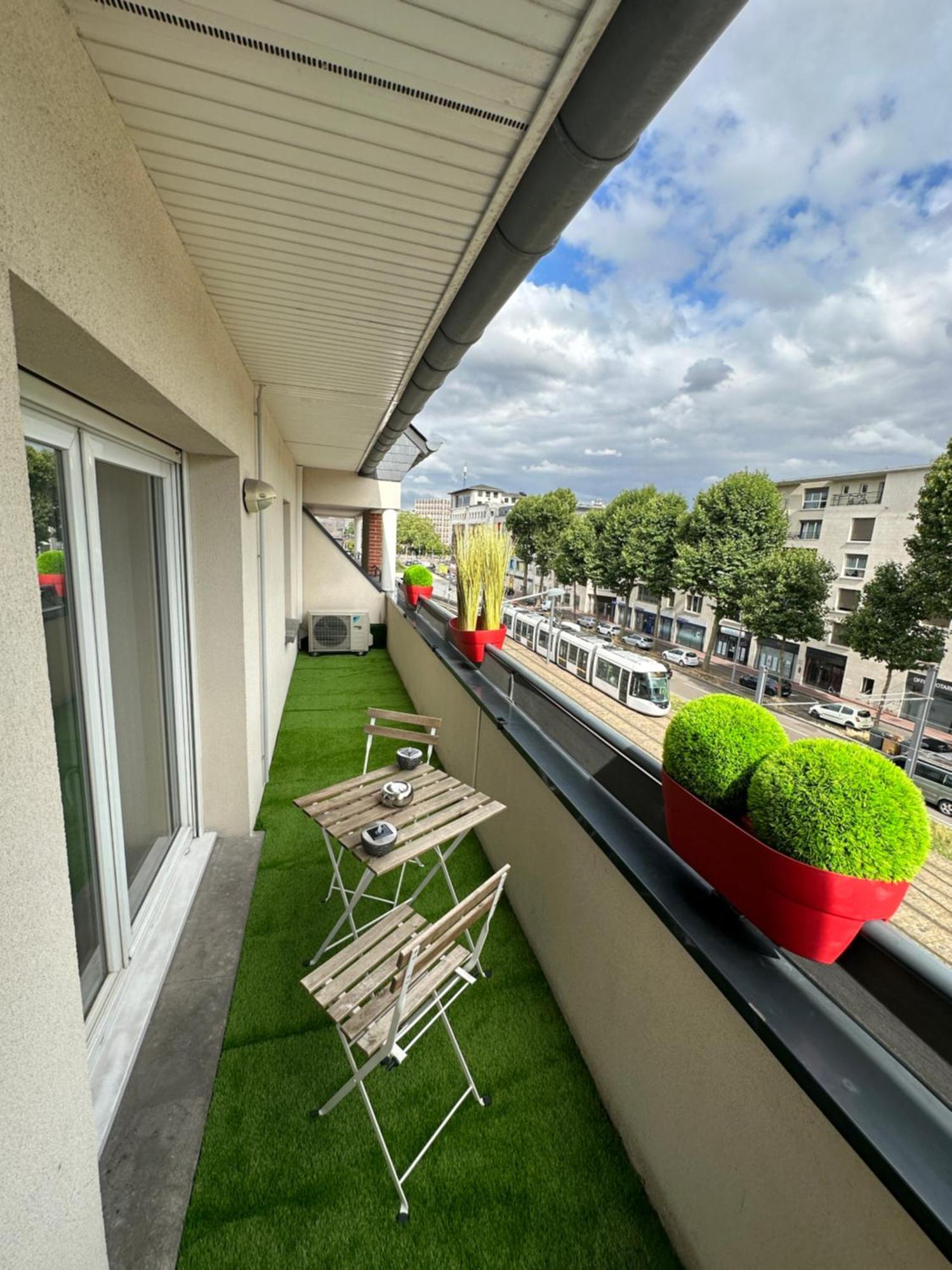 T3 Flat Moderne Sur 2 Etages Metro Parking Free Entrance Autonome Apartment Rouen Bagian luar foto