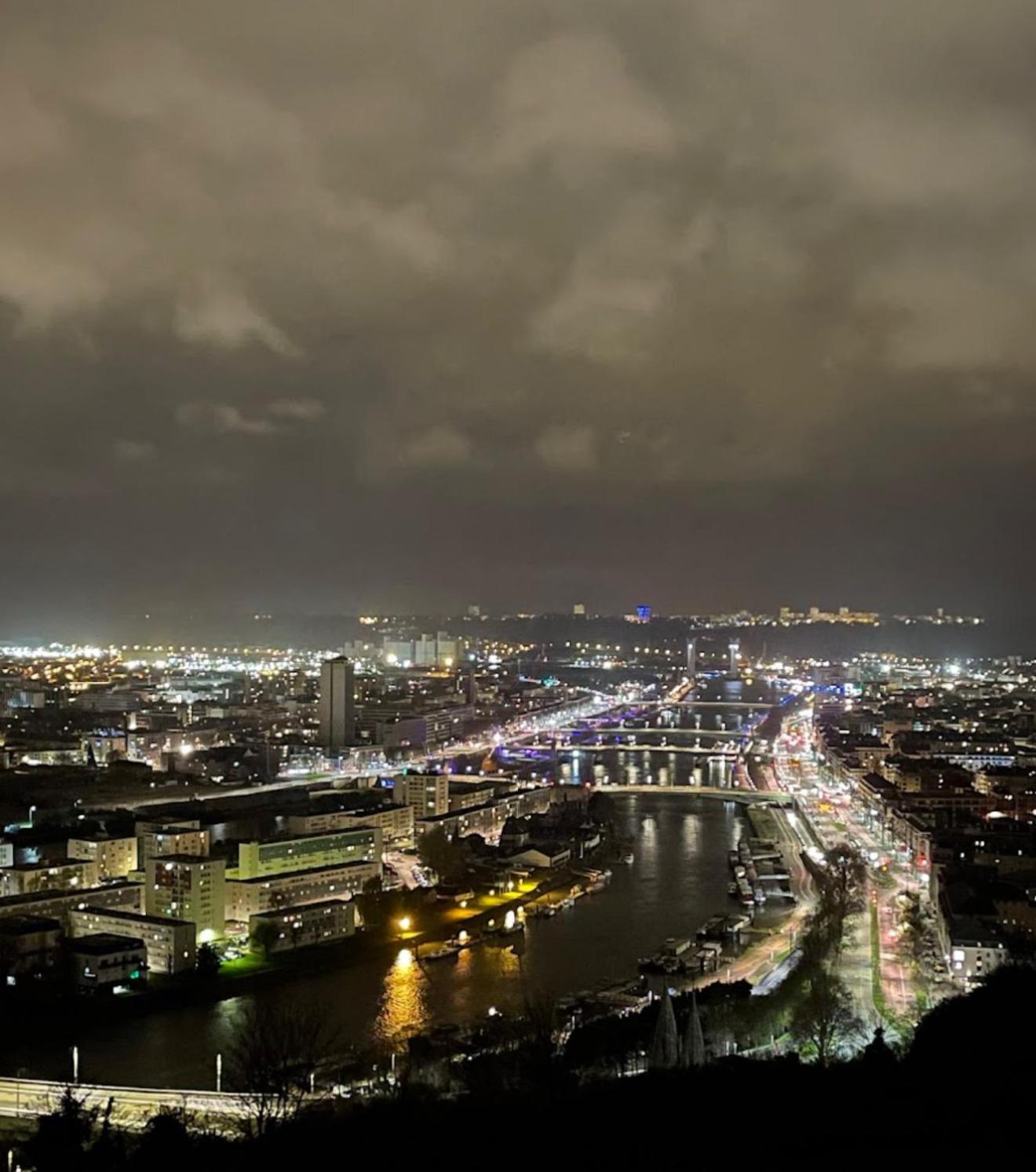 T3 Flat Moderne Sur 2 Etages Metro Parking Free Entrance Autonome Apartment Rouen Bagian luar foto